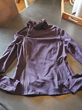 Lululemon Women's Asymmetrical Zip Jacket - Purple Size 10